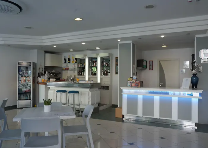Lively Hotel